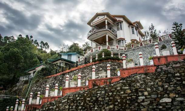 A Mountain view Cozy Cottage Stay in Chail